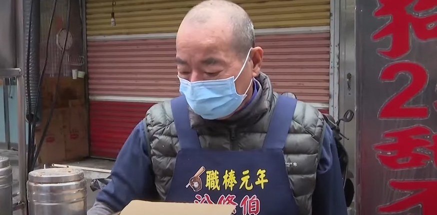 連王建民都愛吃！ 球場香腸攤飄香44年