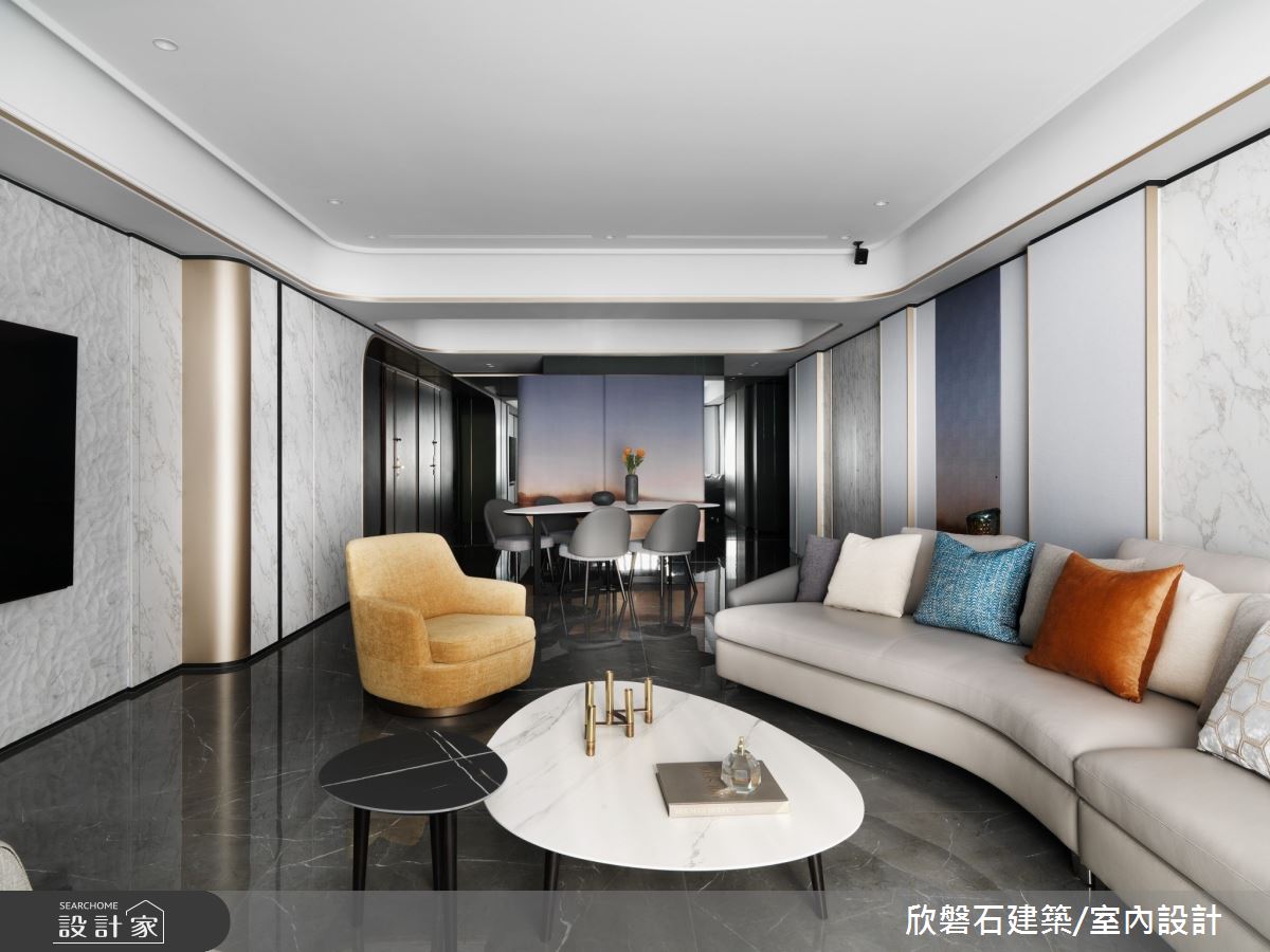 在玫瑰花語電視牆與幻化天色的見證下，開啟我們幸福日常的理想居所