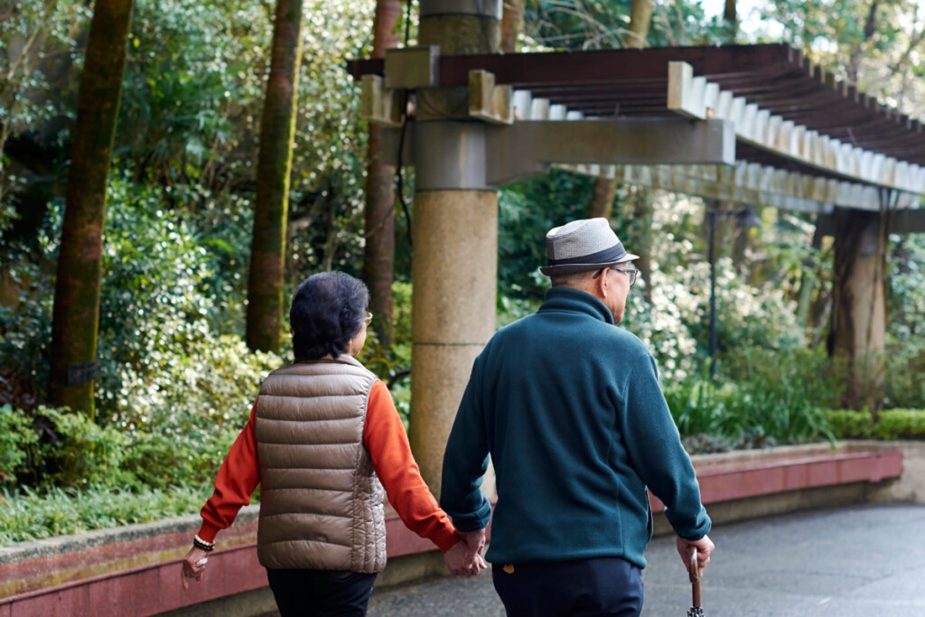 在變老的路上 不完美也能迎來第一道曙光