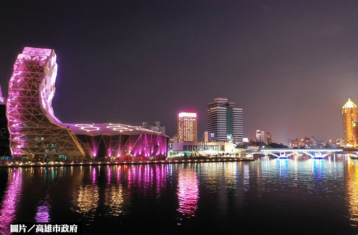 港都新魅力 高流中心燈光璀璨夜空