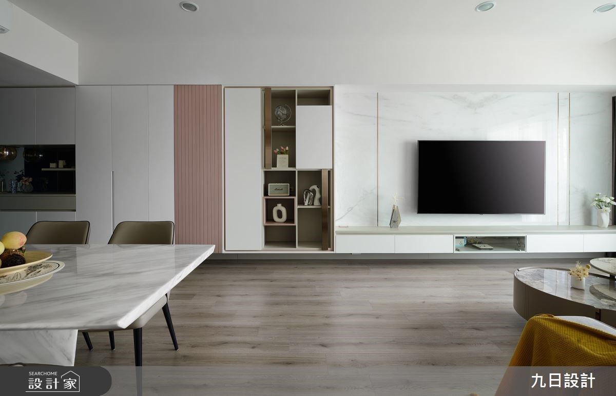 玫瑰粉烤漆佐鍍鈦協大理石 成就新成屋現代風微甜系輕奢宅！