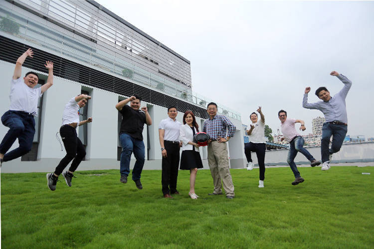 郭台銘「起家厝」翻轉夏普 鐵血富士康變創意樂園