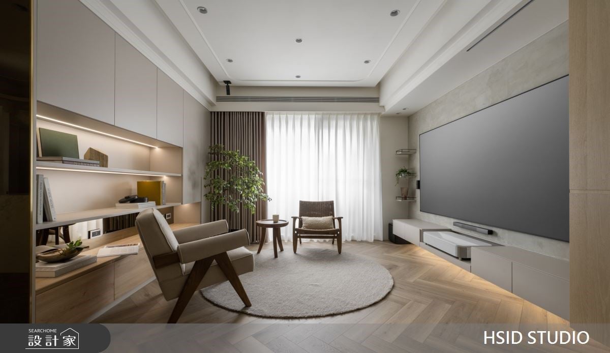 捨棄制式沙發以設計單椅增添客廳靈活度!在新北26坪美式混搭宅沉澱舒心慢...