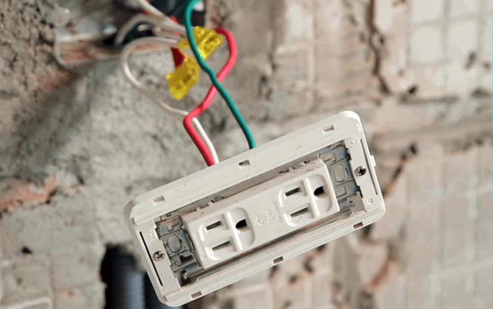 找到電線走火的關鍵點！電線連接器扭轉居家安全