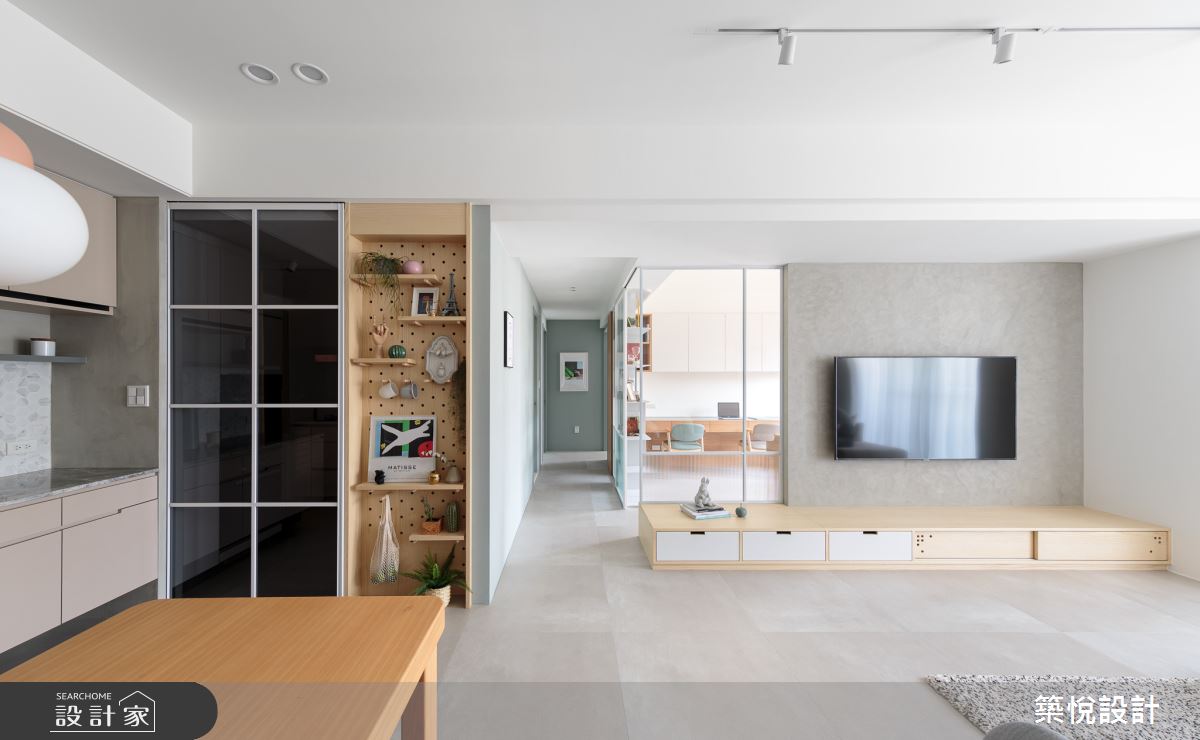 轉角換玻璃 X 洞洞板收納！淨透北歐宅每個角落都是焦點