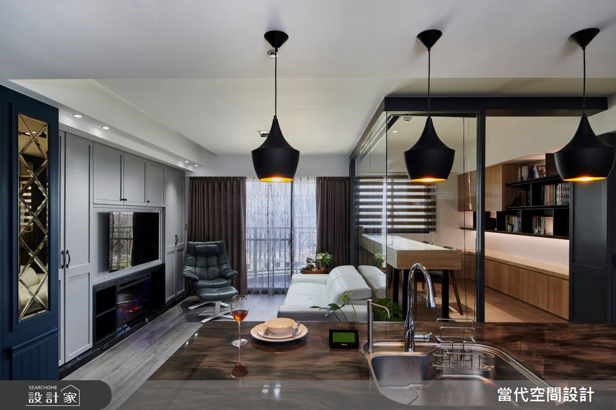 格局微調善用建材，26坪也有玻璃書房和大中島