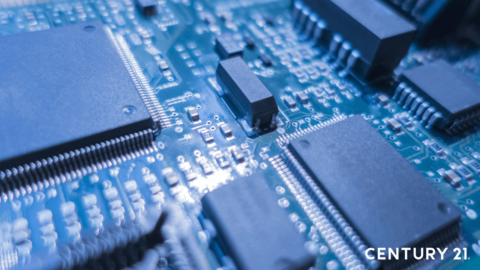 疫情之下百業維艱，唯有電子科技產業不受影響反而逆勢成長，因此高科技產業發達的新竹縣與新竹市分別占了社會移入人口增加排行第１與第３。（圖片來源_21世紀不動產】