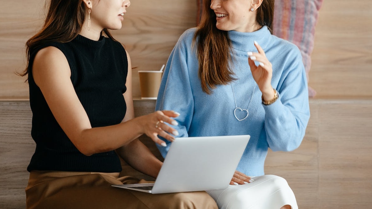 3同事靠家人有房頻催「只剩你了」！她無奈：有錢誰不想買