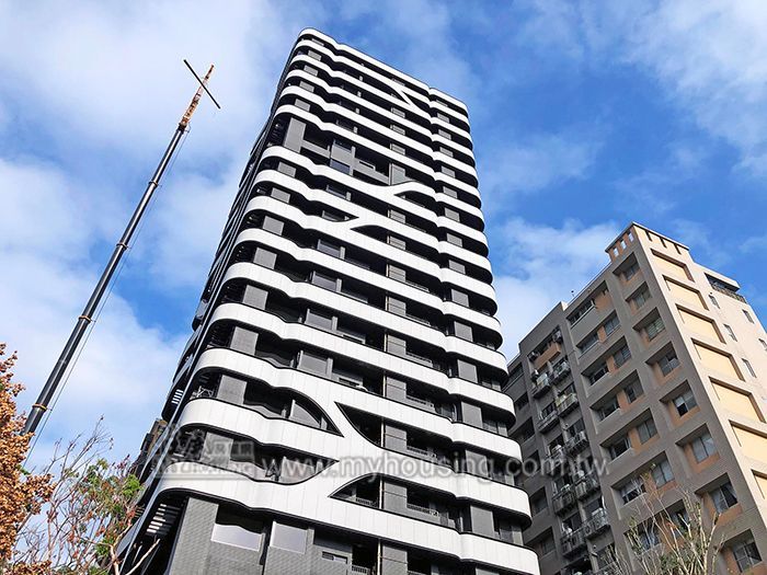 書畫河山詠詩意 帝王級環景豪邸