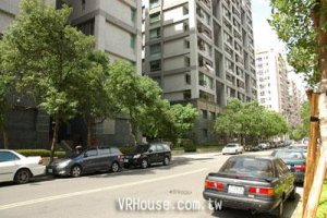 政府頻喊話 房市旺季殺出程咬金