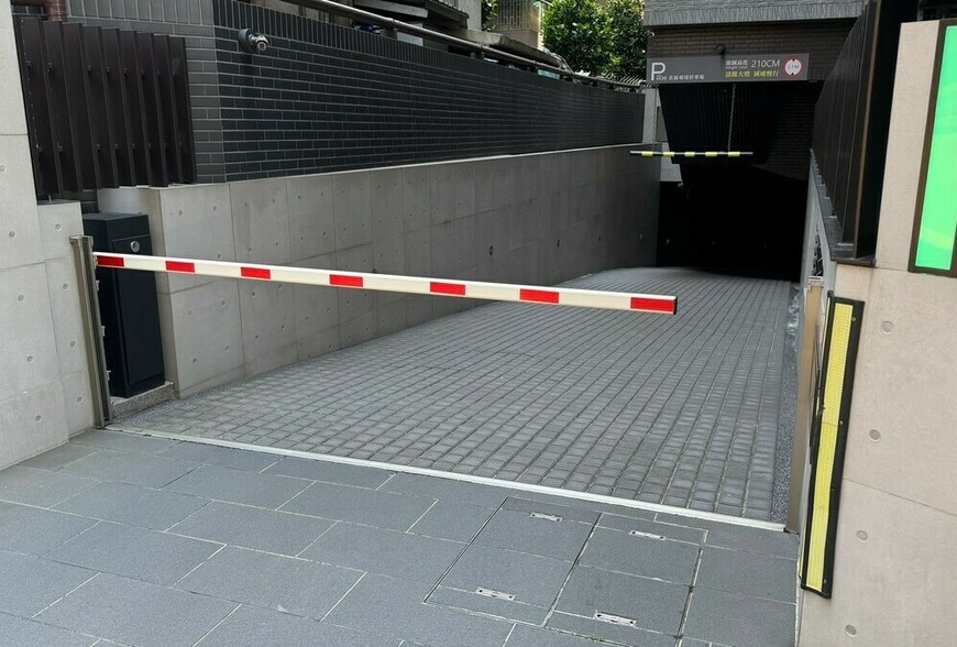 一個車位停三台車？網友狂問「輪流停」可行性　內行曝：管委會絕對擋！