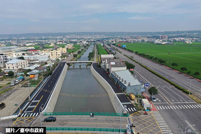 台中安良港工程 建構多功能護岸