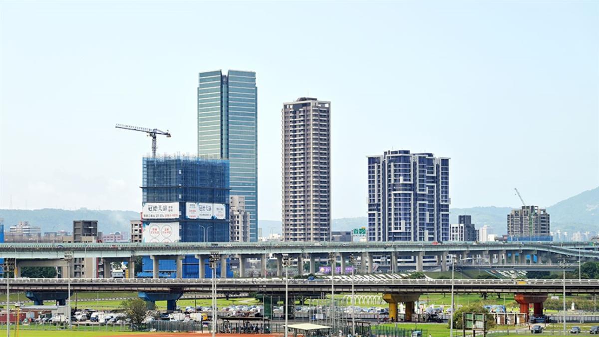 央行停止升息！ 專家曝房市「三大影響」：撿便宜無望