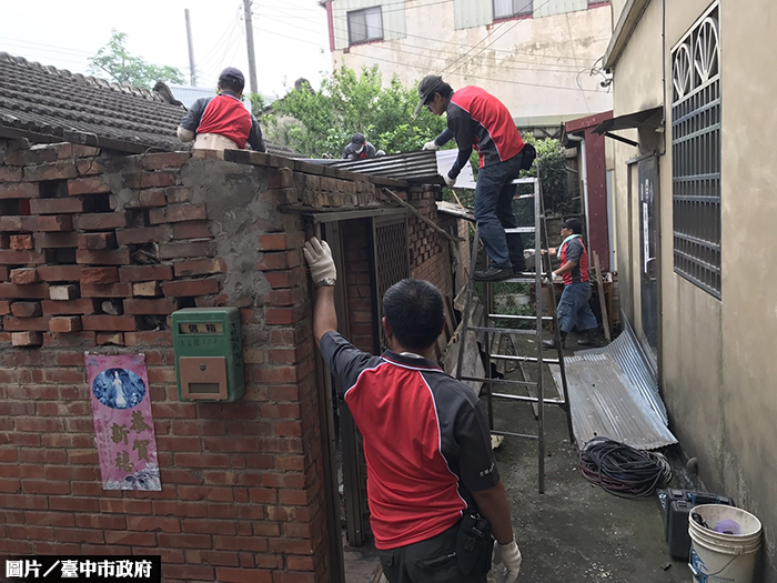 照顧弱勢獨居老人　中市府助修繕房舍