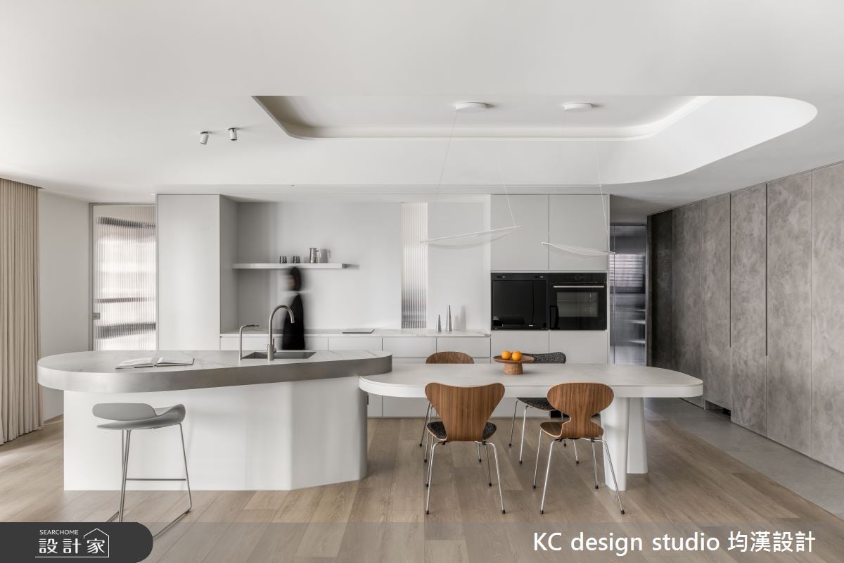 突破垂直框架享受都市裡的一抹餘白!50坪中古屋化極簡為日常