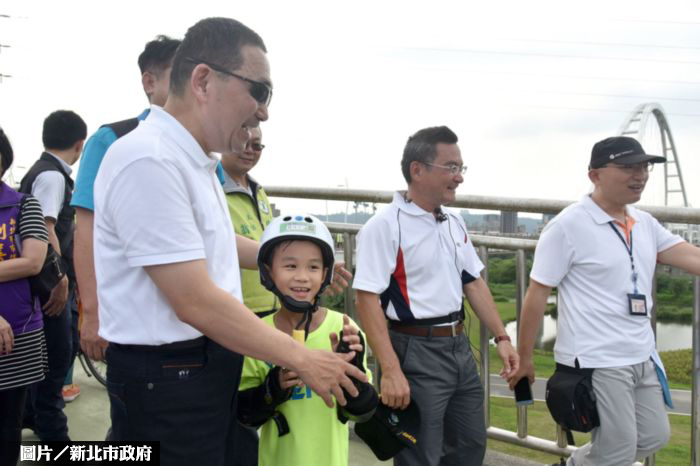 新北新月橋 水岸電梯啟用
