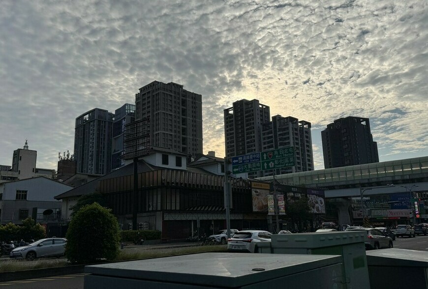 2026房市極限Q2警報！32萬戶新屋交屋潮撞上信貸緊縮，中小建商資金斷鏈...