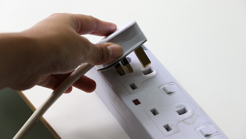 梅雨到「快檢查插座」 消防局曝1情況超危險：狂耗電還會起火