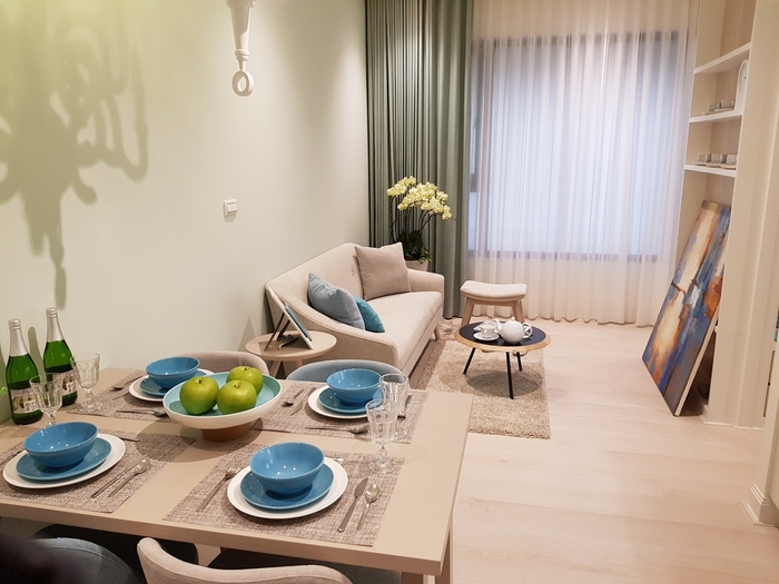 湖水藍空間的純淨幸福