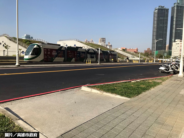 高雄苓雅海邊路 人行道改善促觀光