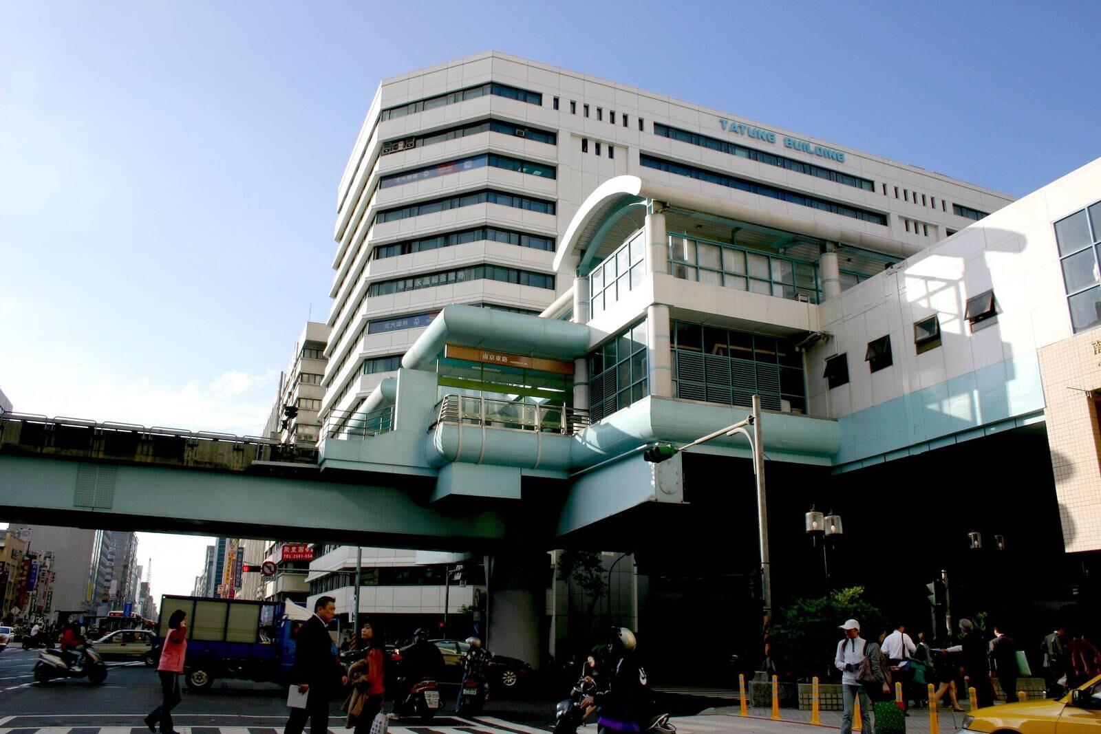 位於捷運南京復興的大同大樓，已取得台北市政府核准執行都更計畫及權利變換計畫，未來將改建為地上22層的辦公大樓