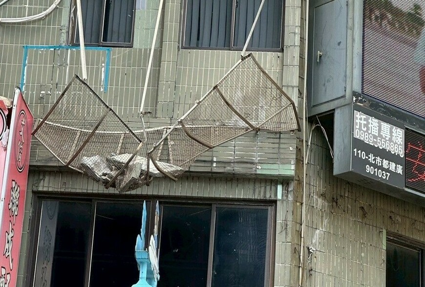 建管處嚴懲！大樓外牆磁磚掉落釀傷　從重裁罰30萬元並限期從速修復