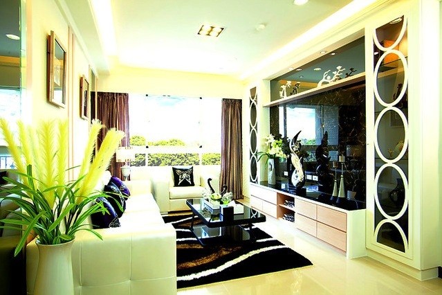 潛藏丹鳳伺機而動捷運首席