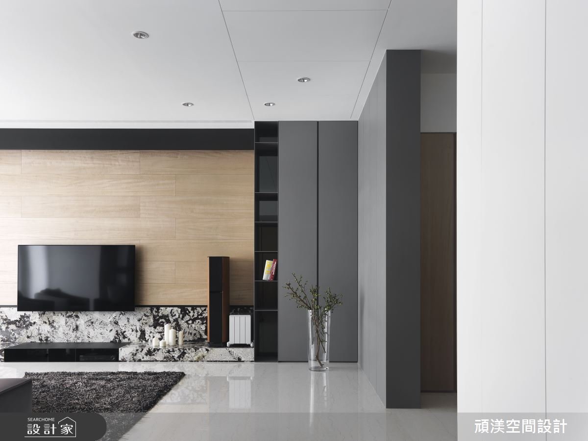 優雅現代風品味，整合立面、豐富收納、置放鋼琴讓明亮和乾淨的場域成為...