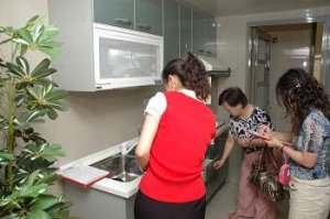 鬼月趨吉避凶法 買屋賣屋各顯神通