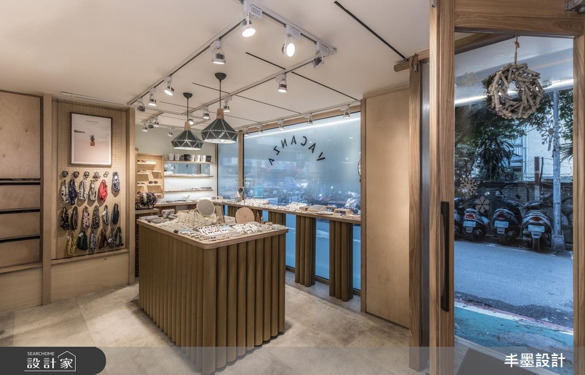 百萬商空計畫出招！紙管再利用打造新潮飾品店  