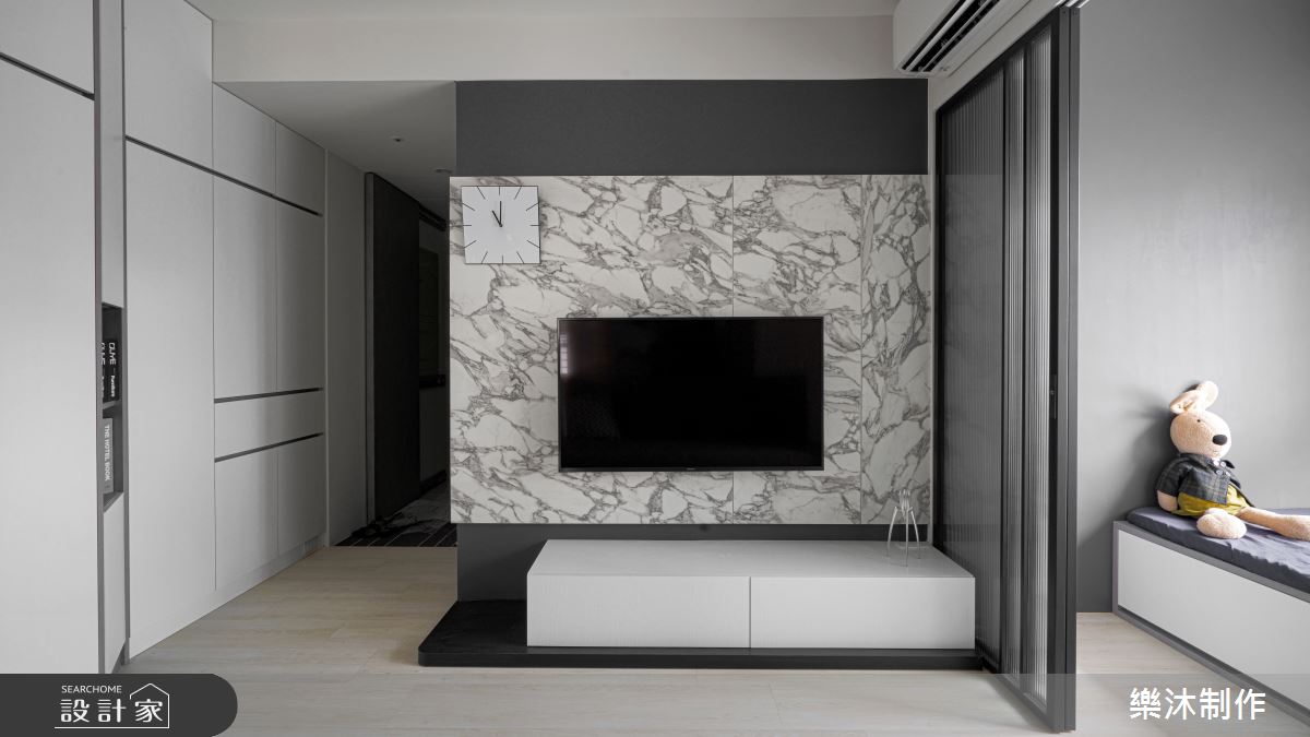 小空間也能有海量收納，黑與白交織20坪現代風場域