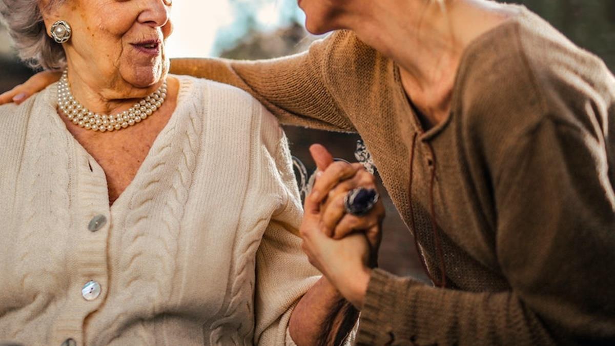 妹子月薪6萬不買房「想住養老院」 內行曝慘況：有錢也沒用