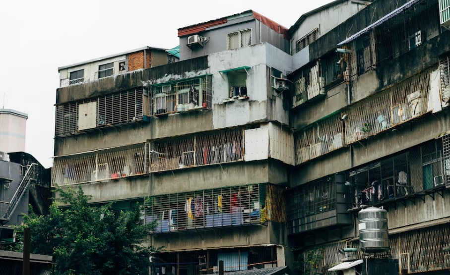 北市老公寓4530萬「甩賣盤子」他秀義大利別墅照：台灣有什麼好