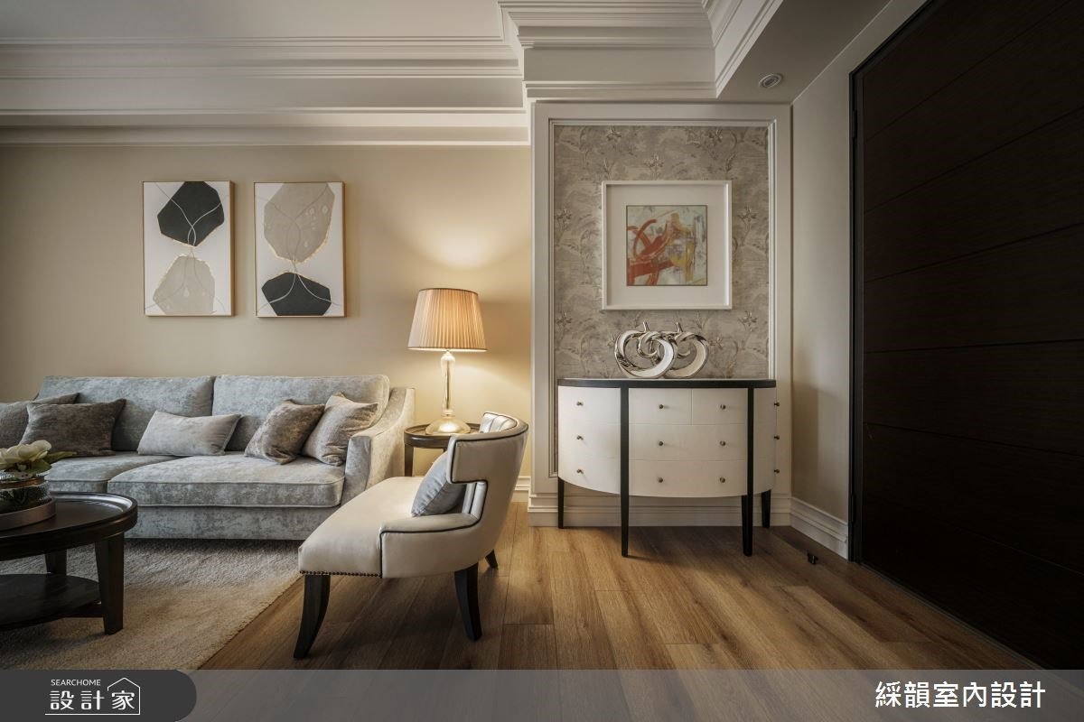 經典的歐美奶茶色居家！20坪小宅竟藏有中島廚房、公主風寢室