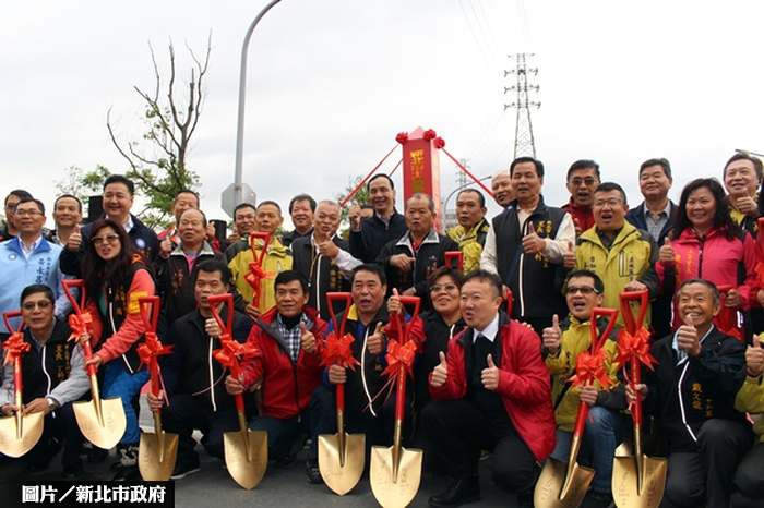潮流貨櫃建築　竟是市民活動中心