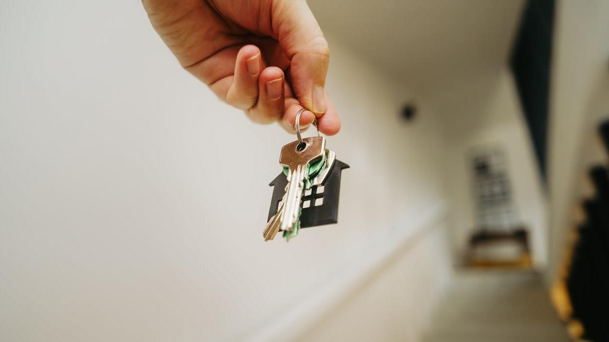 爸媽勸她別買房會吃苦 轉身幫弟「全額付清900萬」 1句話露餡心寒了