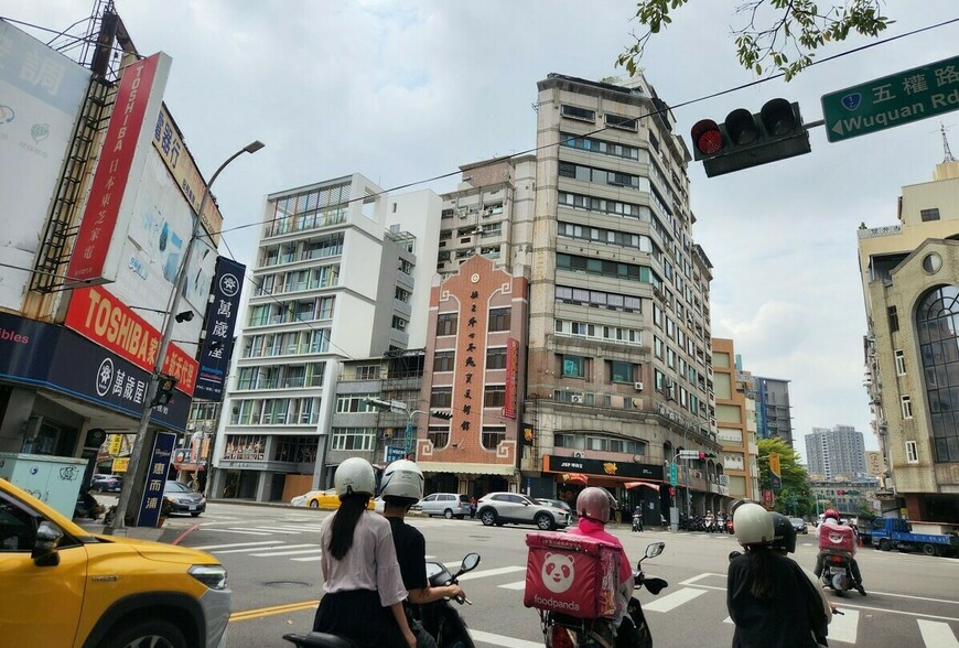 房市新矛盾：剛需族背房貸數十年，真成了「被收割的韭菜」嗎？