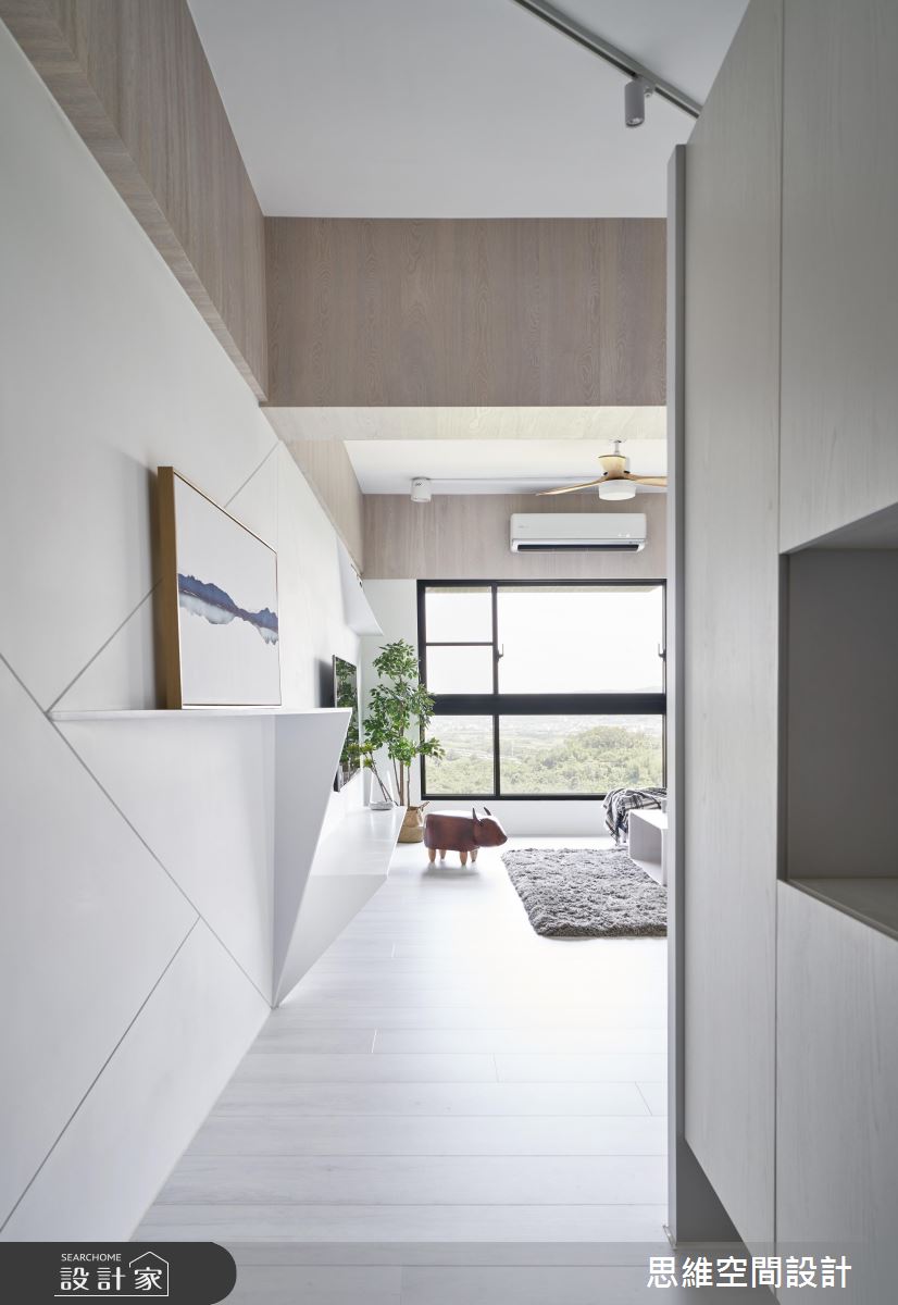 潔淨畫布以原木質感與個性藍創作 玩出家屋風尚