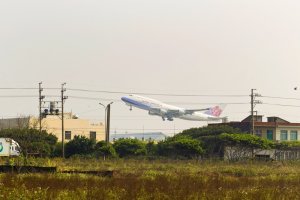 地皮炒過頭　藍綠變天戳破泡沫