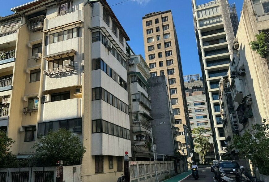 台灣預售屋市場降價搶量趨勢明顯...