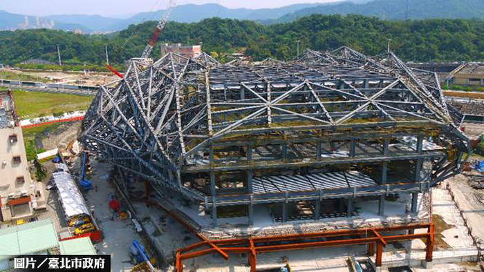 北部流行音樂中心上梁  107年完工