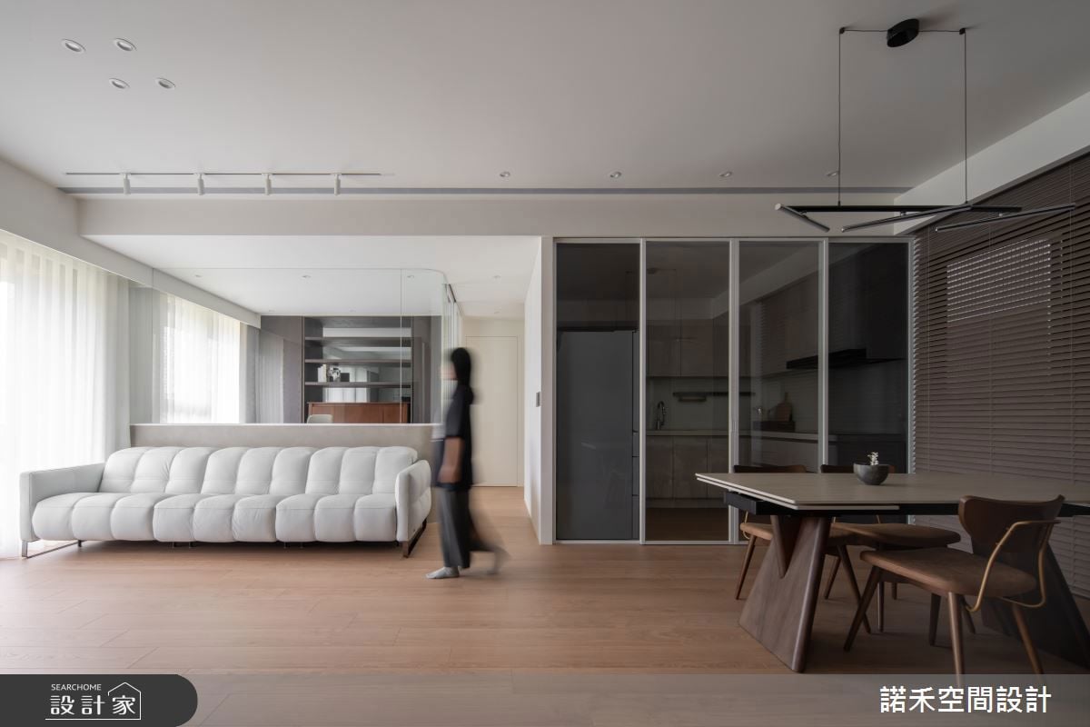 以黑白灰築一座都市深處的森林！36坪新成屋化山景為設計元素，勾勒恰到...