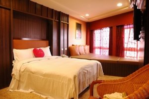 初秋遊墾丁 投宿「摩鐵」粉浪漫