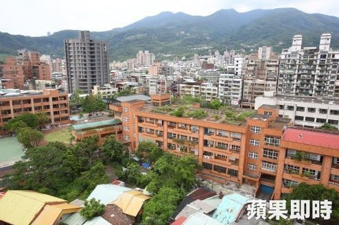 擁抱書香與機能　住百年老校旁就對啦