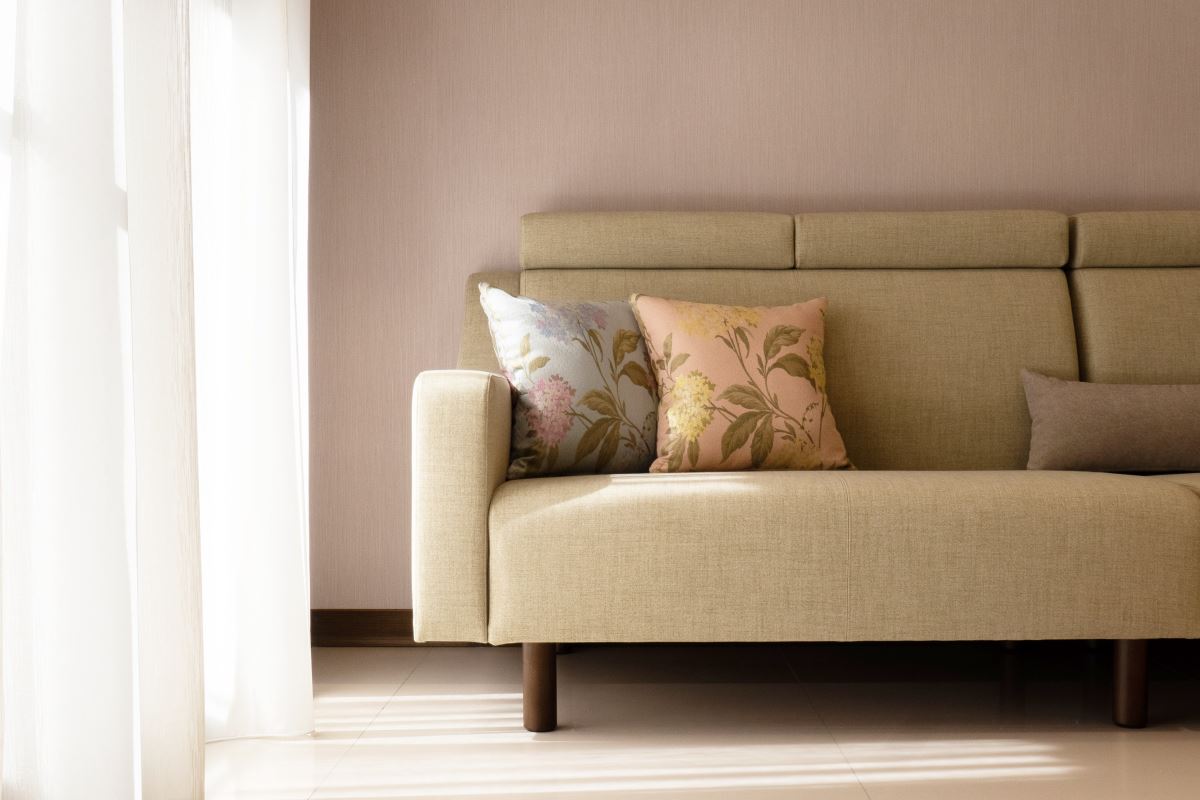 買張冬暖夏涼耐髒易清潔的沙發，小孩毛孩大人長輩都滿意！