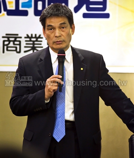 揮別房市長夏　顏炳立：「八年寒冬」將至