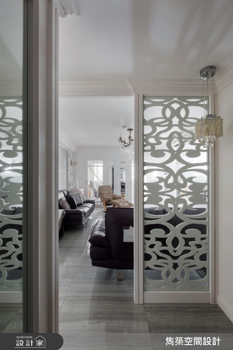 家具點亮凡爾賽風範！34 坪現代宮廷飽含公主情懷