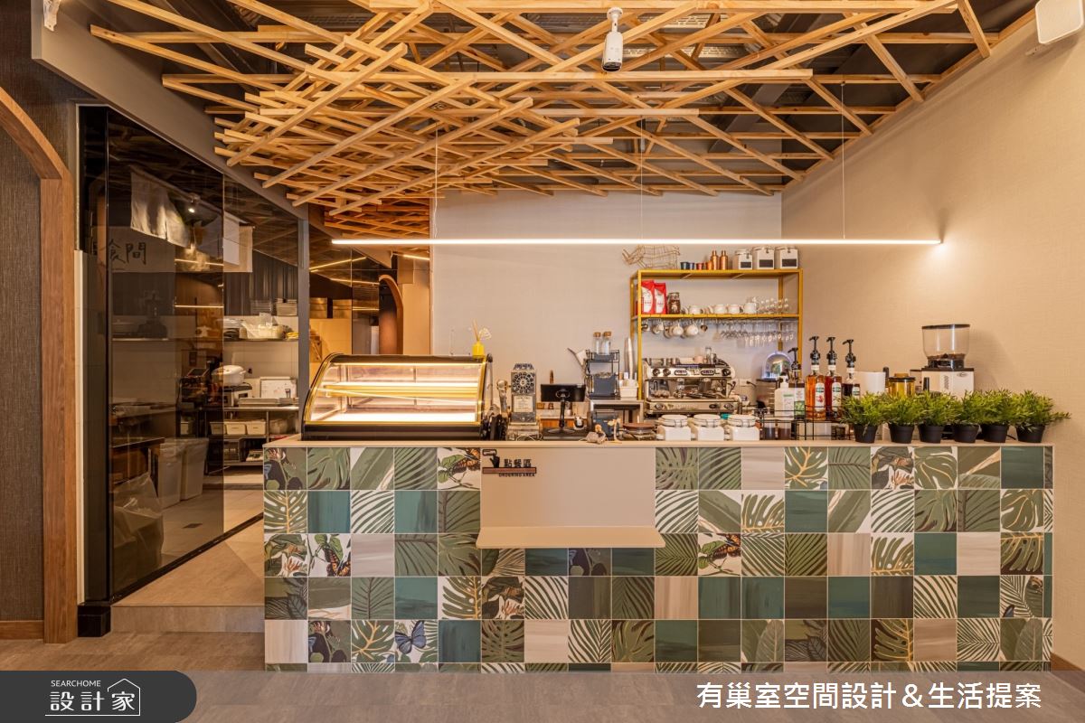 65坪老屋化身新中式風商空！木質調鋪敘用餐的人文情調