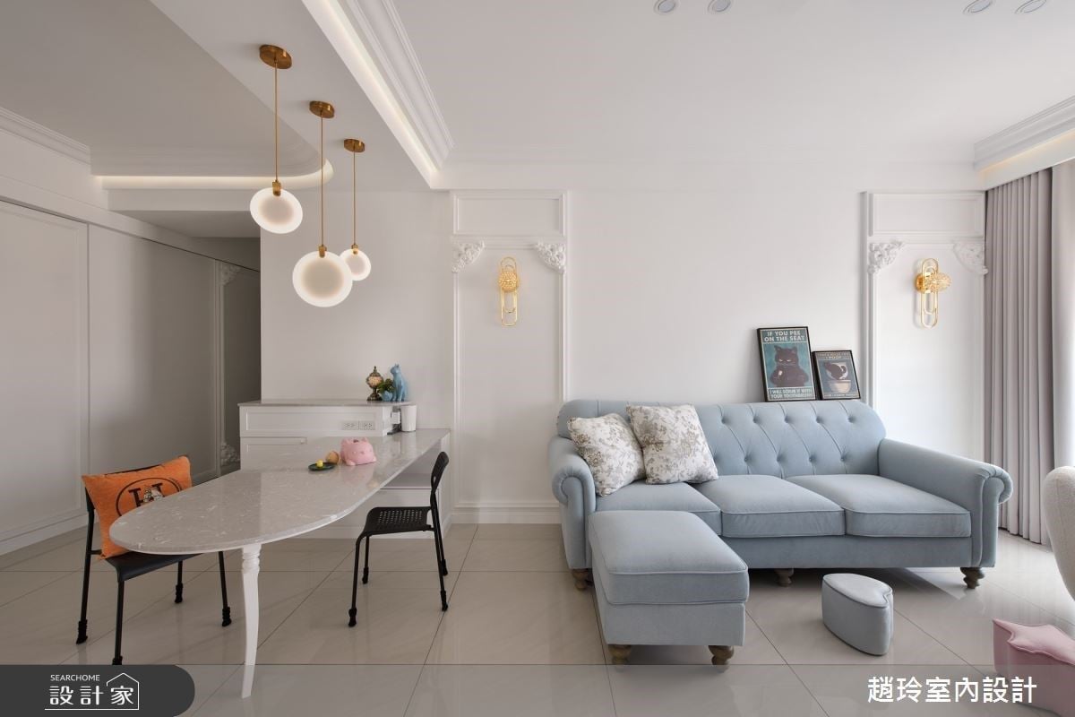 客變預售屋讓採光明亮，霧霾藍電視牆讓空間擁有北歐風的優雅美感