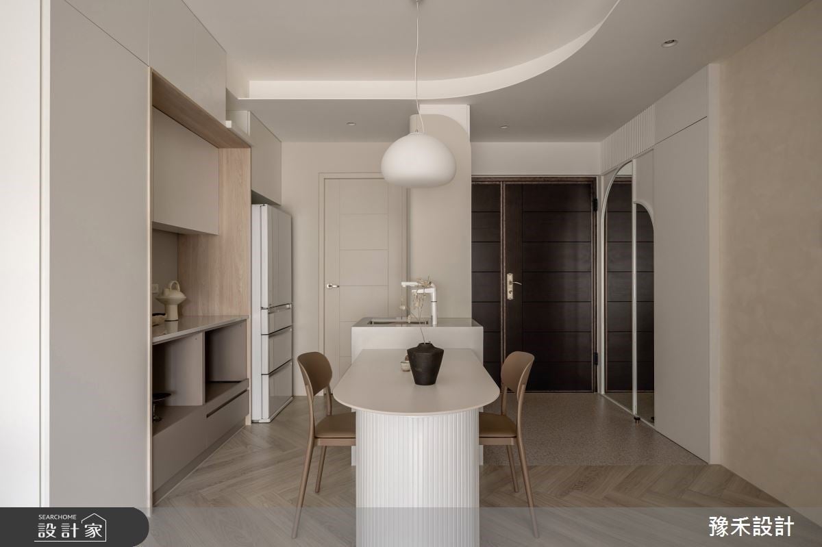 〔開箱影片〕28坪侘寂風杏色宅，萬用儲藏間+獨立更衣室，三房兩廳滿足超...